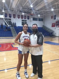 Kaitlyn Ammons scores her 1,000th point as Mohigans dominate Monarchs